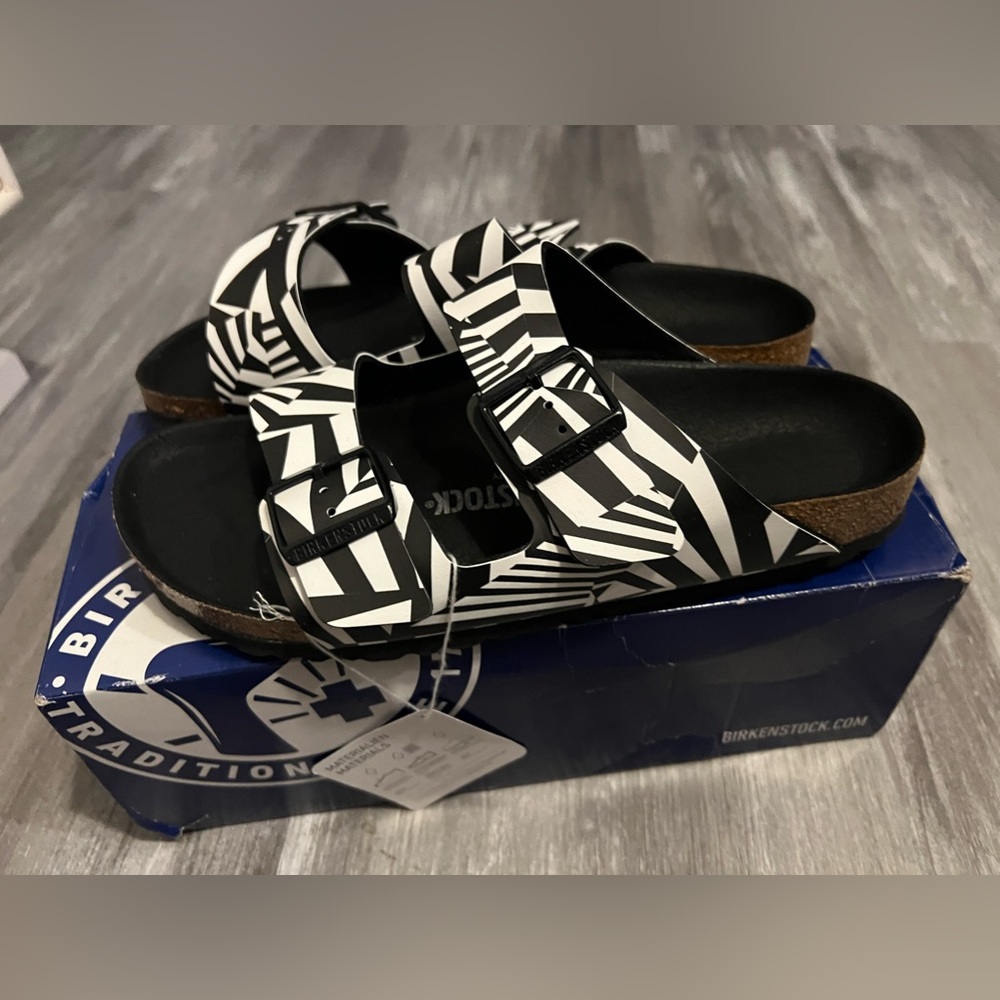 Birkenstock Arizona Geometric Dazzle Camo Sandals  Sz 41 Black White